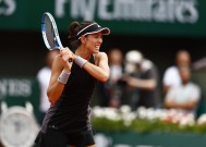 开云体育-关于穆古鲁扎在TES比赛中险胜，夺冠引发热议！气势如虹延续的信息