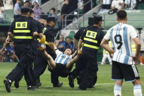 开云APP-哈兰德在切尔西比赛中最后时刻胜出，反败为胜引发热议！引发球迷热议的简单介绍